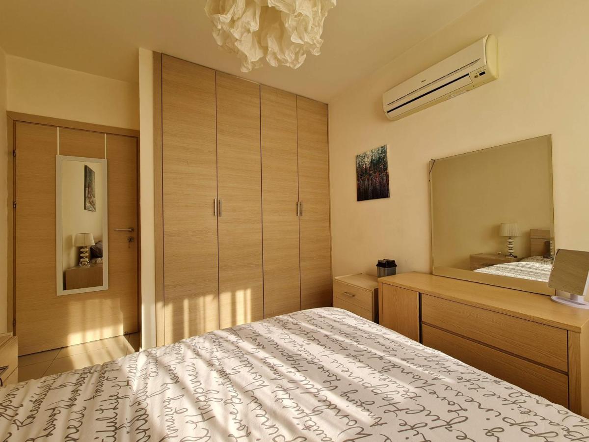 Lovely Bedroom In Shared Apartment Oroklini Экстерьер фото